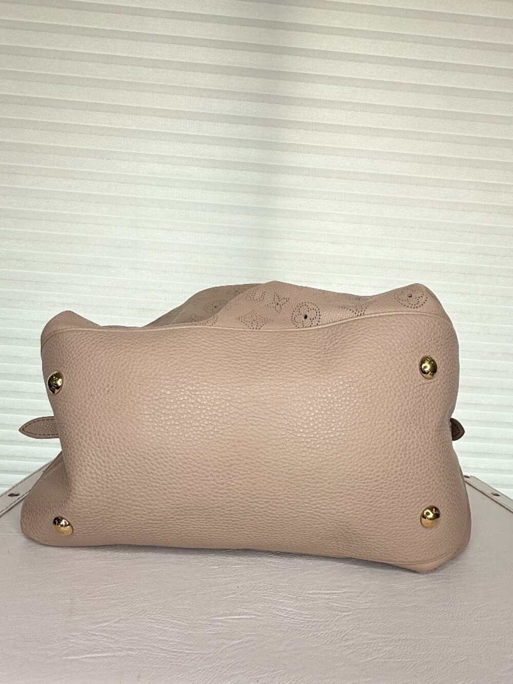 Louis Vuitton Mahina XL Sable Perforated Monogram Leather Hobo Bag - Picture 11 of 15